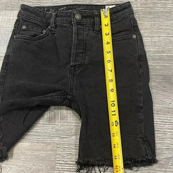We The Free People Denim Frayed Cut Off Shorts size 24 Bermuda Button Fly Boho - Picture 11 of 16